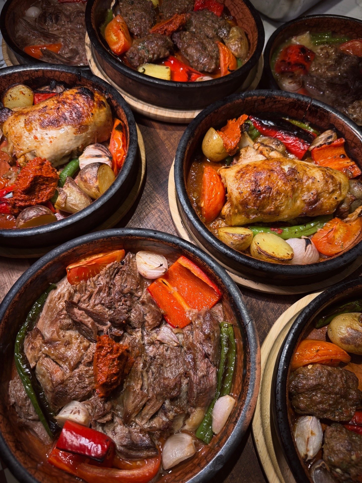 Clay pot dishes from the oven