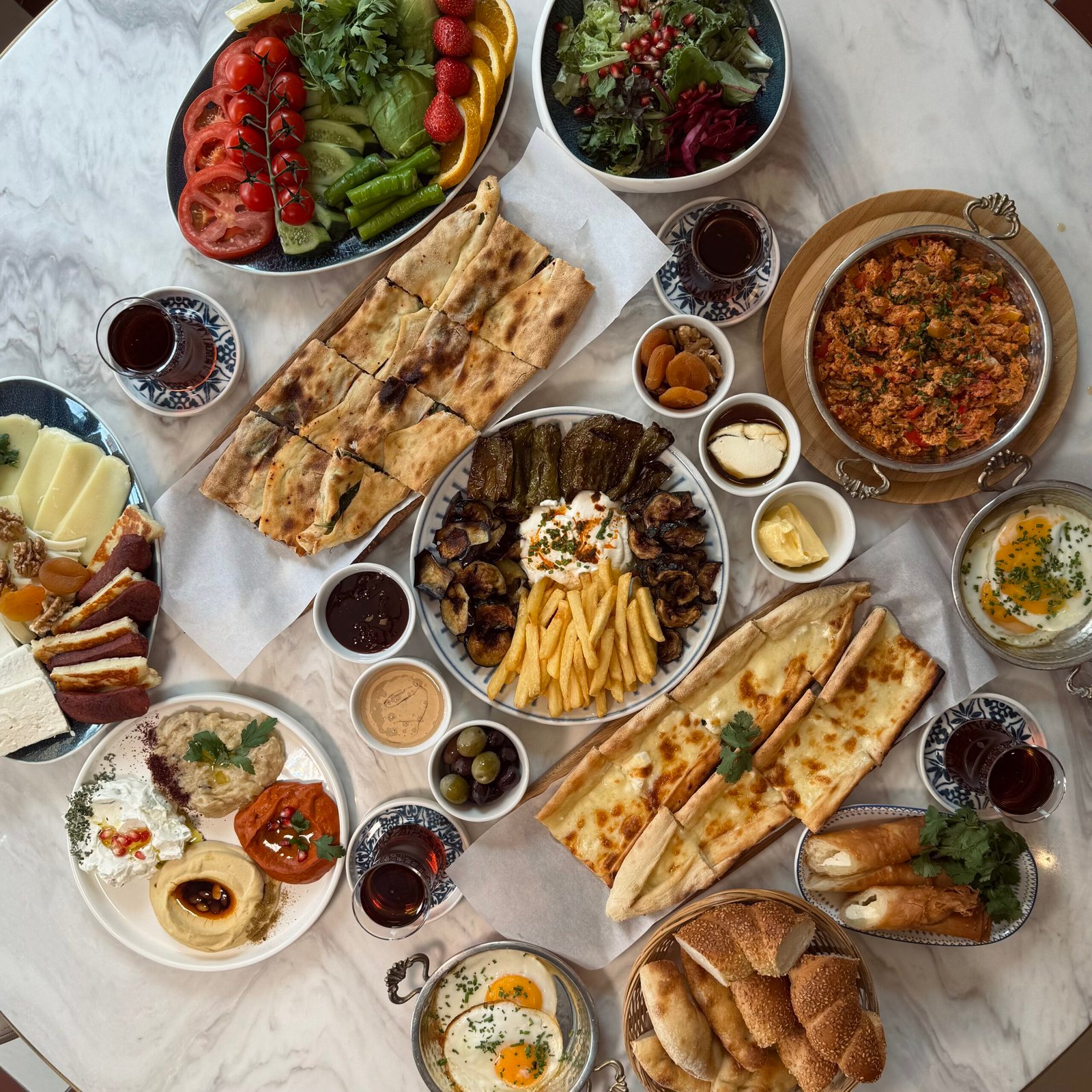 A generous Tandır table